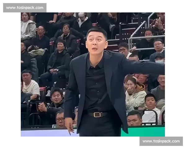 辽宁男篮夏训正式启动!杨鸣治军严苛 + 形象亮眼,弗格离队后内线重建迫在眉睫 辽宁男篮夏训正式启动!杨鸣治军严苛 + 形象亮眼,弗格离队后内线重建迫在眉睫