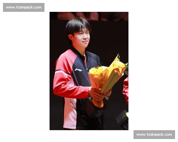 王楚钦互动赛高情商逆转,笑容引爆全场 王楚钦互动赛高情商逆转,笑容引爆全场